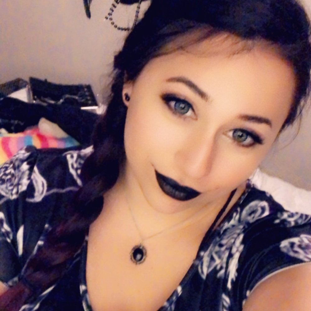 Meet your Posher, Raina